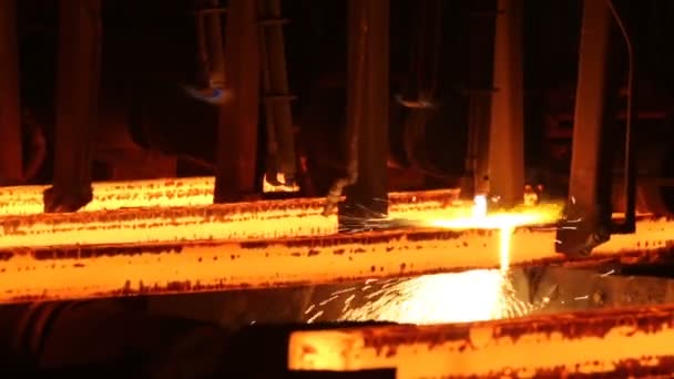 Steel Billets at Torch Cutting. Huge ironworks. — Stock Video