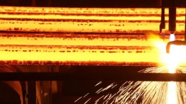 Sıcak filizlenme, devamlı döküm, aynı zamanda iplik döküm denir