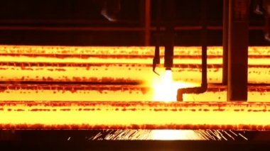 Sıcak filizlenme, devamlı döküm, aynı zamanda iplik döküm denir