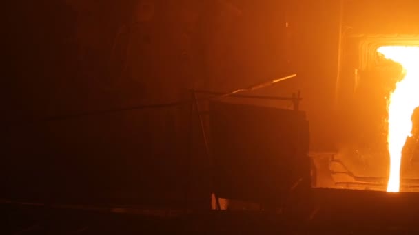 Виробництво сталі в електричних печах, металургійний завод — стокове відео
