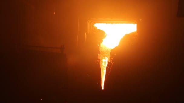 Produzione di acciaio in forni elettrici, impianto metallurgico — Video Stock