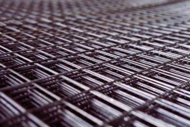 Metal ızgara. Ağır sanayi üretim. Metal haddeleme tesisi