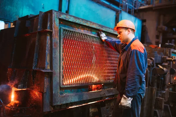 Lavoratori dell'acciaieria. Industria metallurgica . — Foto Stock
