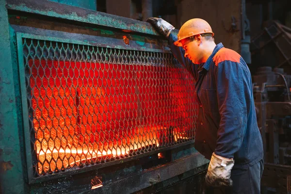 Lavoratori dell'acciaieria. Industria metallurgica . — Foto Stock