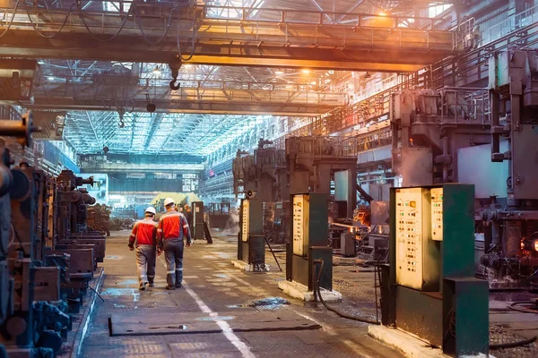 Trabajadores de la siderurgia. Industria metalúrgica . —  Fotos de Stock