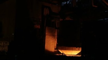 Elektrikli fırınlarda çelik üretimi. Büyük demir fabrikaları..