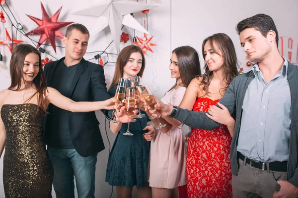 Portrait of several friends celebrating Christmas party — Stock Photo, Image