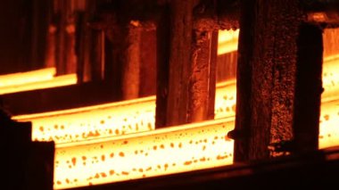 Elektrikli fırınlarda çelik üretimi. Büyük demir fabrikaları..