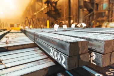 Depo metali boş. Metal için elektrik kaplama tesisi.