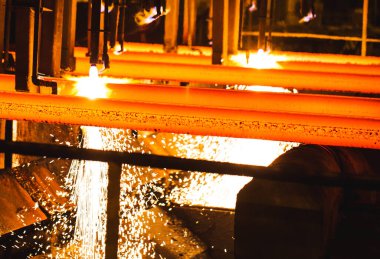 Meşale Kesme Çelik Billetler, Sıcak koğuş sürekli döküm