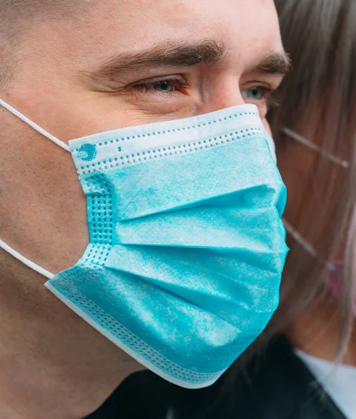 Portrait of a Man of European appearance with medical mask. — Stock Photo, Image