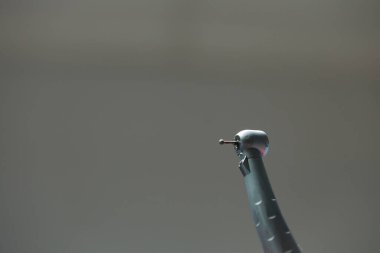 Diş elması silindirli, el yapımı ve su püskürtücü..