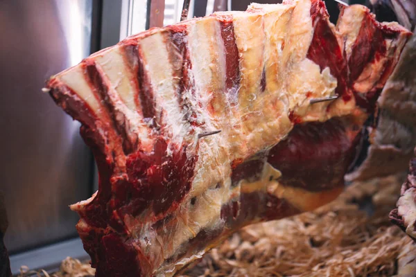 Torkat kött i restaurangen. Köttbiff. — Stockfoto
