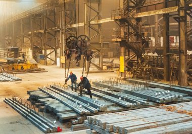 Depo metali boş. Metal için elektrik kaplama tesisi.