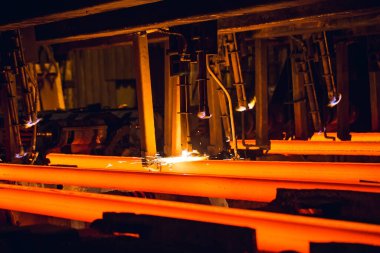 Sıcak filizlenme, devamlı döküm, aynı zamanda iplik döküm denir.