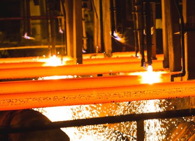 Torch Cutting 'deki Çelik Billetler. Sanayi Teknolojisi.