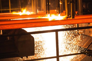 Torch Cutting 'deki Çelik Billetler. Sanayi Teknolojisi.