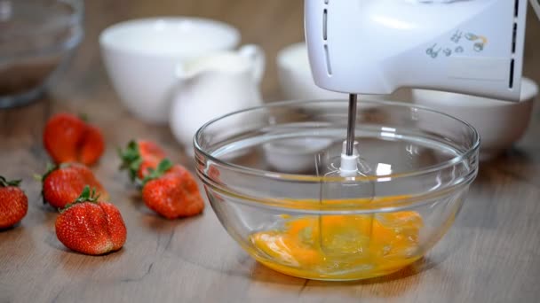 Beaten Eggs Mixer Whisks Bowl Sugar Being Pouring Bowl — Stock Video