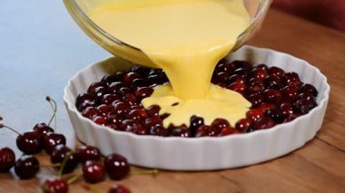 Clafoutis kiraz ile pişirme.