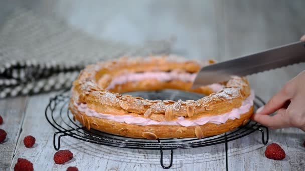 Tort Patiserie Choux Casă Paris Brest Zmeură Desert Francez — Videoclip de stoc