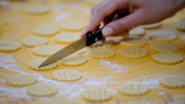 Processo di cottura biscotti frolla fatti in casa . — Video Stock