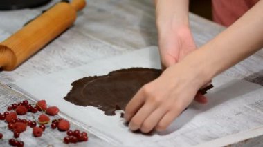 Çikolatalı Kek Yaparken.