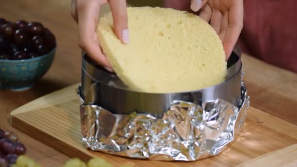 Paso a paso. Hacer tarta de mousse con uvas. Serie — Vídeos de Stock