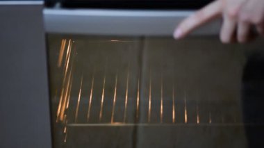 Tart fırına koyarak