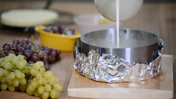 Passo dopo passo. Preparare la mousse con l'uva. Serie. . — Video Stock
