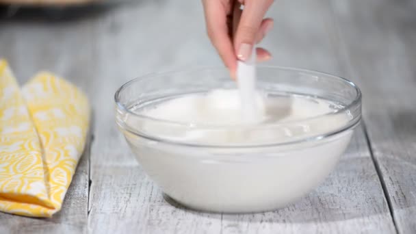 Filling whipped cream. White gentle cream. Close-up shot. — Stock Video