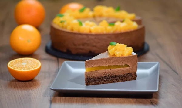 Orange Chocolate Mousse ciasto. Cukiernia — Zdjęcie stockowe