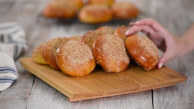 Ev yapımı hamur tatlısı. Tatlı ekmek.