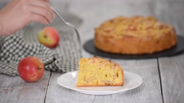 Lezzetli elmalı pasta..