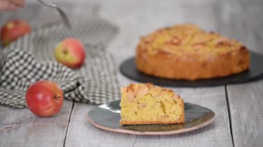 Lezzetli elmalı pasta..