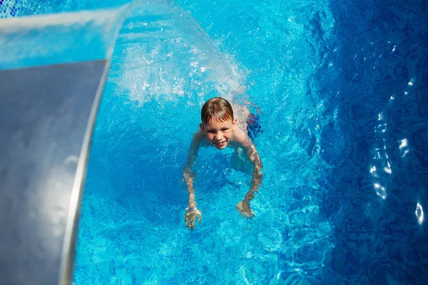 Happy Kid Playing Blue Water Swimming Pool Tropical Resort Sea — Stock Photo, Image