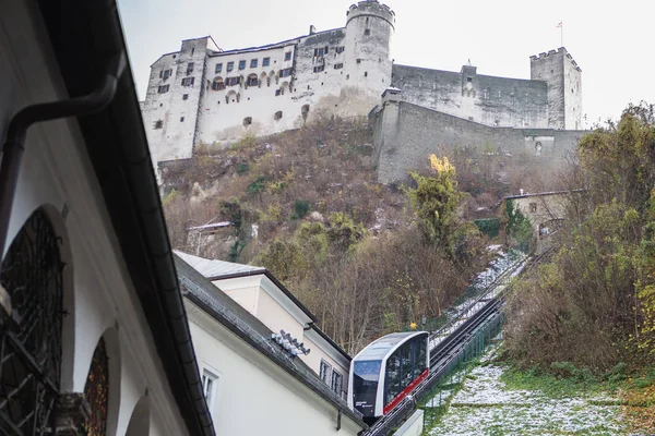 Salzburgo Austria Noviembre 2018 Funicular Camino Fortaleza Hohensalzburgo Festungsbahn Funicular — Foto de Stock
