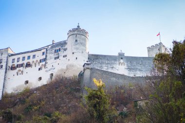 Klessheim Kalesi. Salzburg. Avusturya. Kışın Festung Hohensalzburg ile Salzburg manzarası güzel görünüm