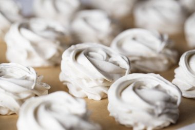 Hatmi yapma süreci. Şef şekerleme çantası krem parşömen kağıt pasta dükkanı mutfak at için eller yukarı kapatın