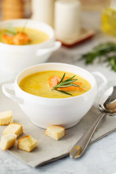 Fish cream soup with Salmon, cheese, Potatoes and herbs — Stock Image Fish cream soup with Salmon, cheese, Potatoes and herbs Stock Image