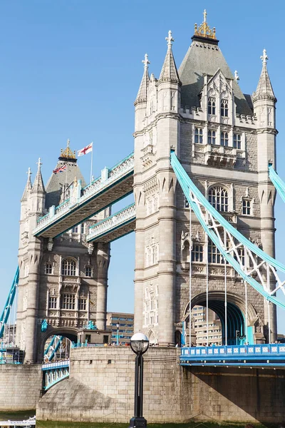 Tower Bridge v Londýně, Velká Británie. — Stock fotografie