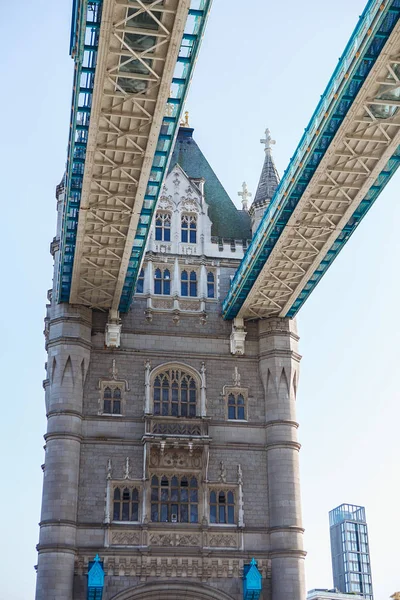 Tower Bridge in London, the UK. Tower Bridge in London has stood — Stock Photo, Image