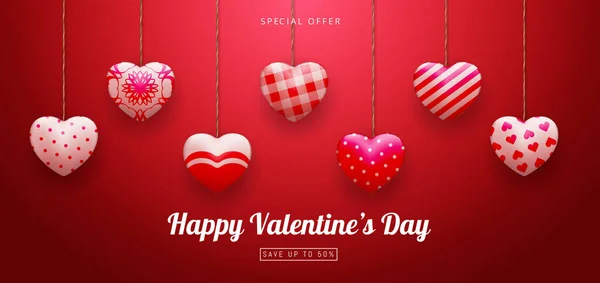 Gelukkige Valentijnsdag verkoop template. Valentijnsdag winkel korting promotie met rij rand van kussens met verschillende patronen harten elementen in rode achtergrond. Vectorillustratie — Stockvector