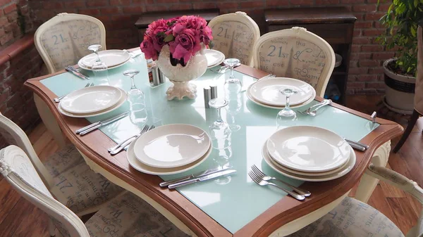 boş düz kahvaltı masası