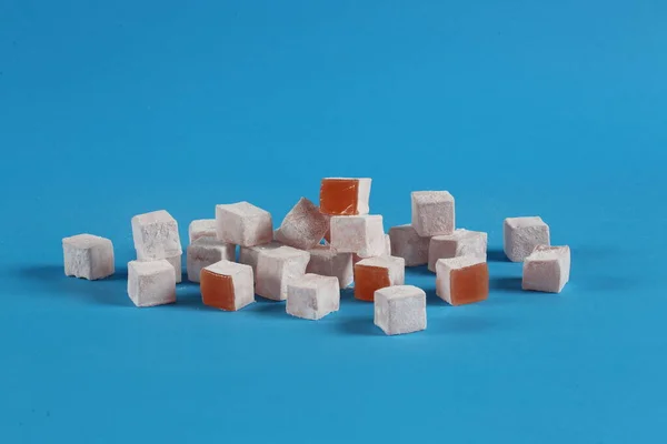 Türk zevki ve mavi arkaplan