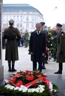 Warsaw, Polonya - 11 Ekim 2018: bağımsızlık Polonya Unnown Soldie Türbesi önünde tarafından yeniden kazanmak 100 yıldönümü kutlamaları