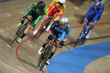 Pruszkow, Polonya - 03 Mart 2019: Dünya Şampiyonası Tissot tarafından Bisiklete binme UCI parça