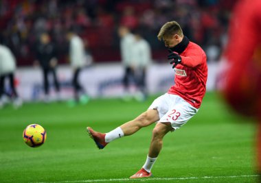 Krzysztof PIATEK (Polonya) ısıtır kadar Uefa Euro 2020 sırasında Polonya - 24 Mart 2019, Letonya Letonya ile 2:0 kazandı, Varşova, Polonya Pge Ulusal Stadyumu Varşova çizer