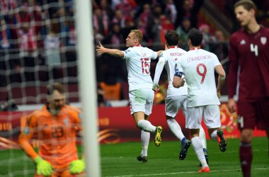 Uefa Euro 2020 berabere Polonya - Letonya 24 Mart 2019 yılında sırasında golünü Kamil Glik (Polonya) kutluyor, Varşova, Polonya Pge Ulusal Stadyumu Varşova Letonya ile 2:0 kazandı.