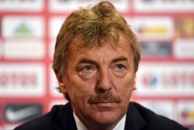 Warsaw, Polonya - 23 Temmuz 2018: Polonya Millî Futbol Takımı Jerzy Brzeczek yeni bir koç ile Polonya futbol Federatio Başkanı Zbigniew Boniek sunumunu