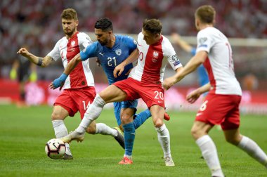 Varşova, Polonya, 10 Haziran 2019: Euro 2020 elemeleri, grup aşamasında, Polonya Pge Narodowy'de Izarel ile 4:0 kazandı. Mateusz Klich (Polonya) Beram Kayal (Izrael) Piotr Zielinski (Polonya)  